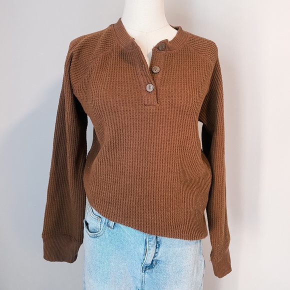 Old Navy Sweaters - Waffle Knit Brown Knit Sweater | Old Navy